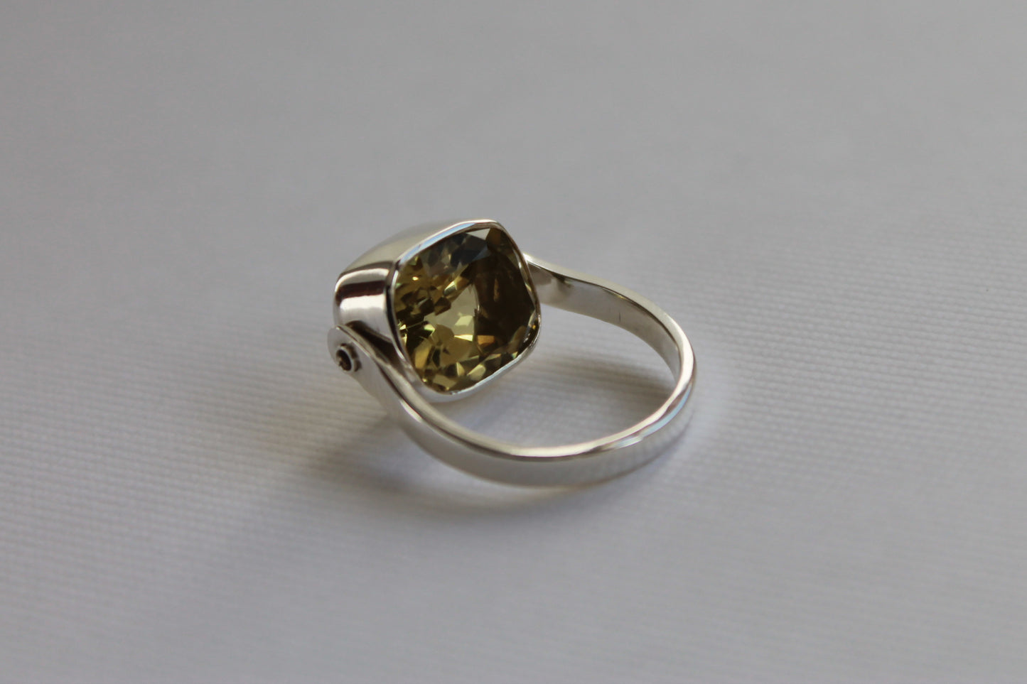 Lemon quartz swivel ring - N