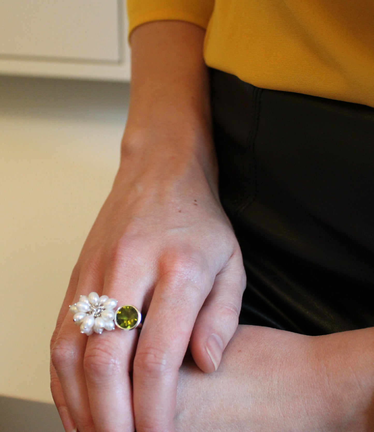 Peridot and rice pearl ring