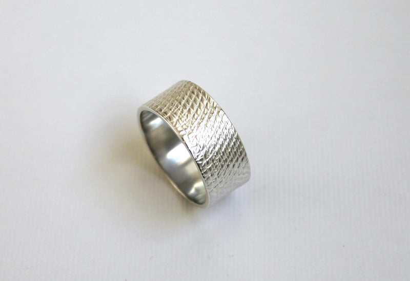 Skin silver ring 10mm