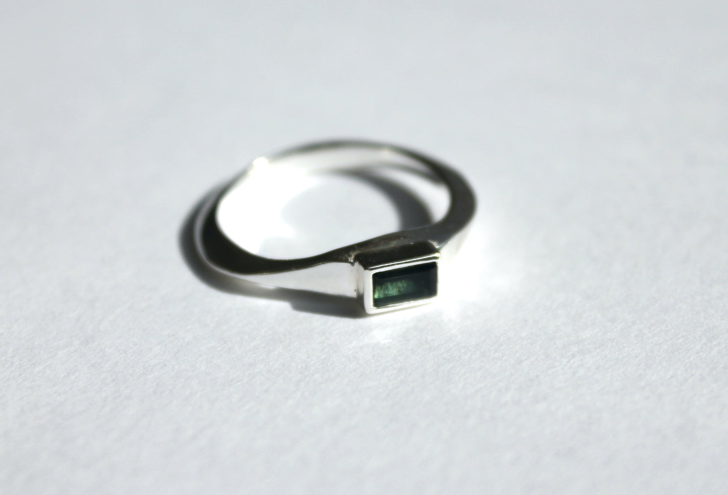 Tourmaline knife edge ring